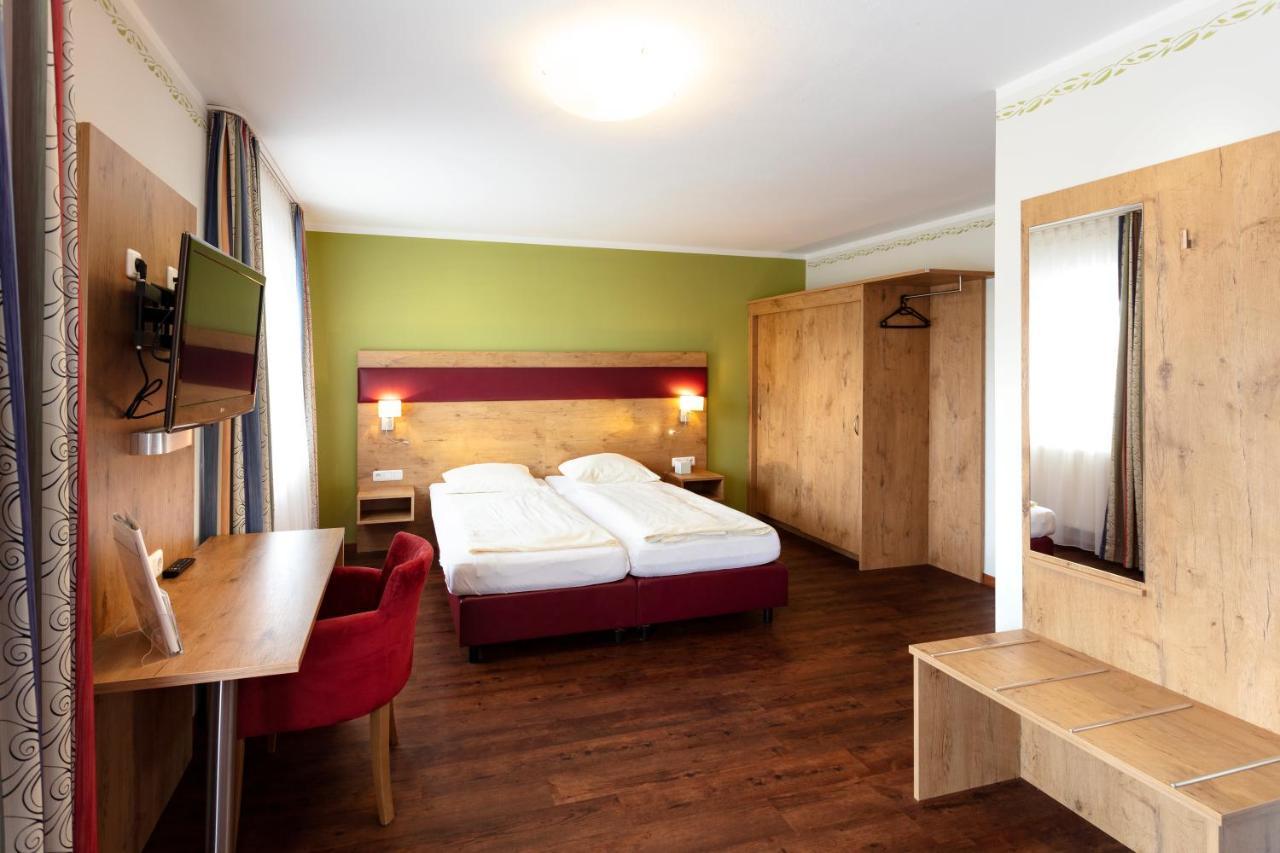 Ferienhotel Herzog Neumarkt am Wallersee Exterior foto