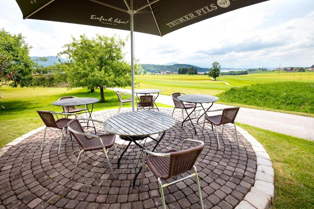 Ferienhotel Herzog Neumarkt am Wallersee Exterior foto